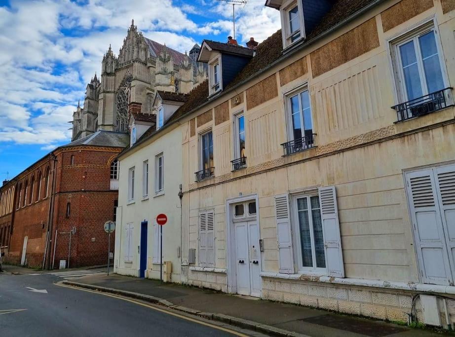Le Studio De La Cathedrale Apartment Beauvais Luaran gambar